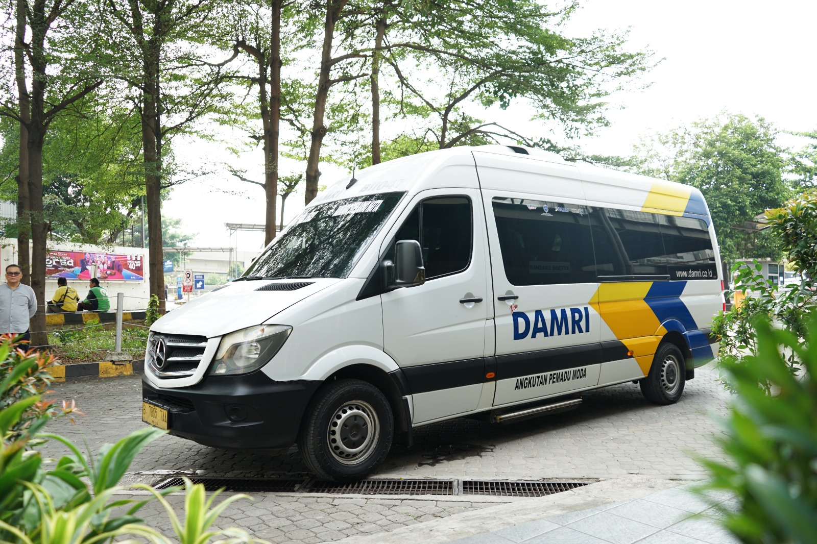 Damri Launching Angkutan Bandara Soekarno Hatta Mega City Bekasi Menara