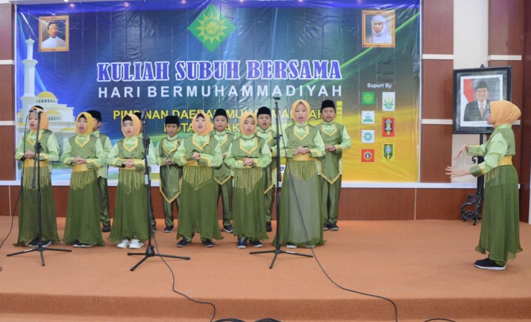 Paduan Suara SD Muhammadiyah 1 Solo Sukses Tampil di Hari Bermuhammadiyah 2018