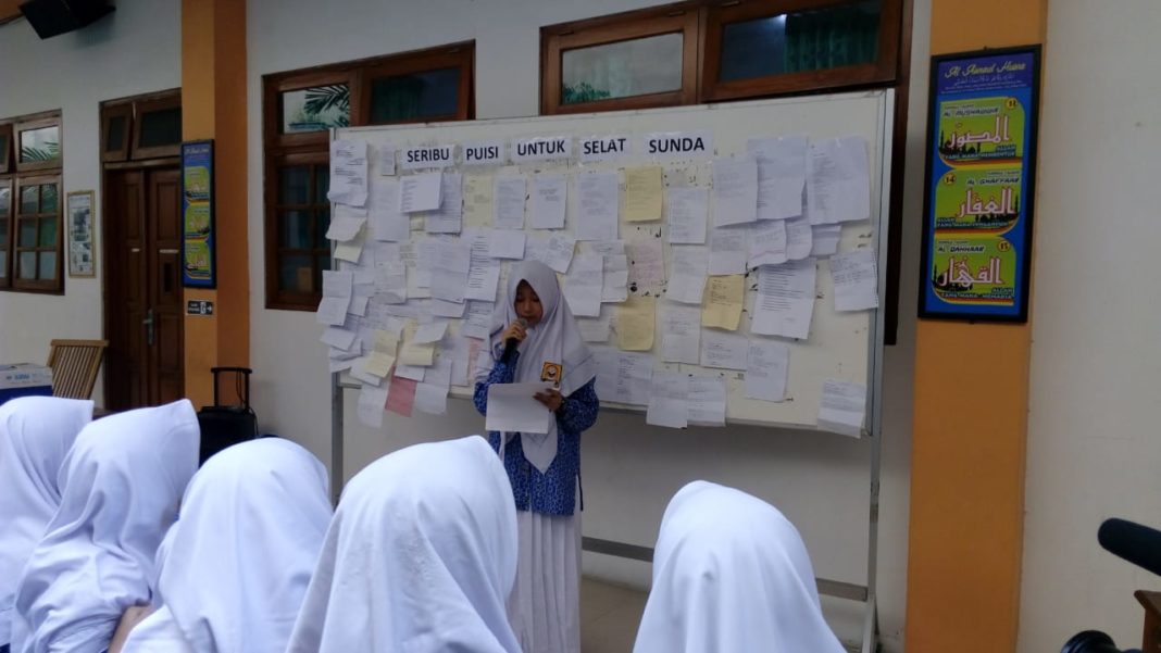 Seribu Puisi SMP Muh PK Kottabarat untuk Korban Tsunami Selat Sunda