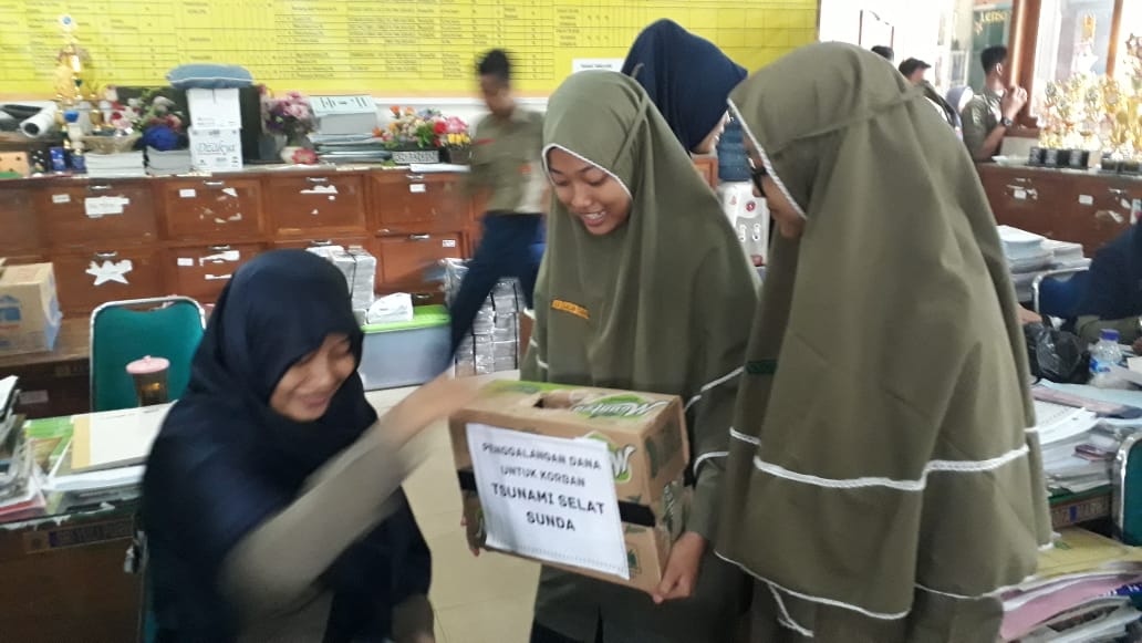 Peduli Pada Korban Gempa dan Tsunami