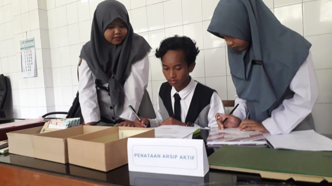 Siswa SMK Famuba Programkan Belajar ke Dinas Arpusda Kabupaten Tegal
