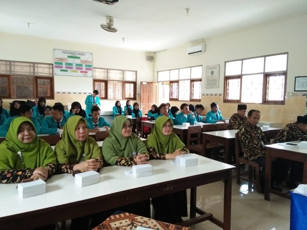 Sejumlah 27 Mahasiswa UMS Selesaikan PLP 1 di SMP Muhammadiyah 1 Simpon