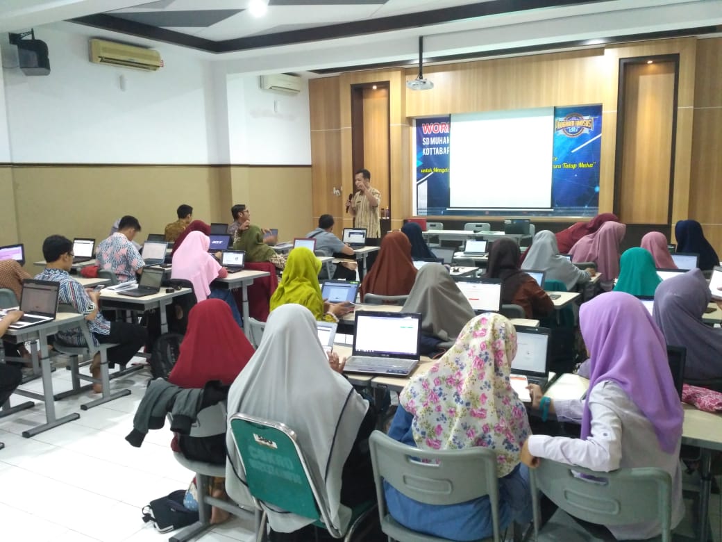 SD Muhammadiyah PK Solo Bangun Kelompok Belajar Melalui Video Conference