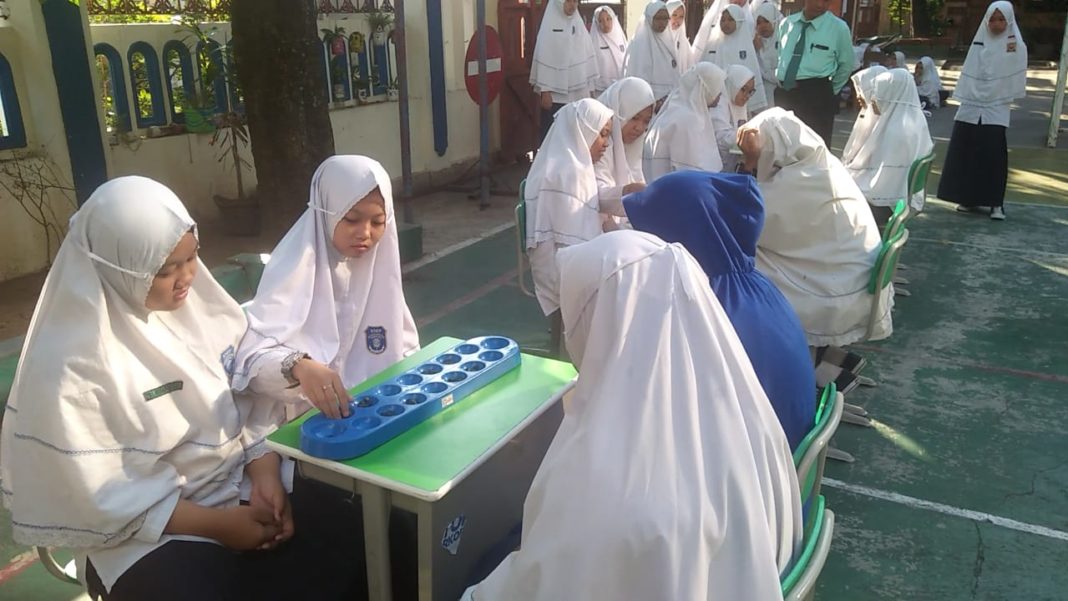 Turnamen Dakon Di SMP Muhammadiyah 1 Simpon