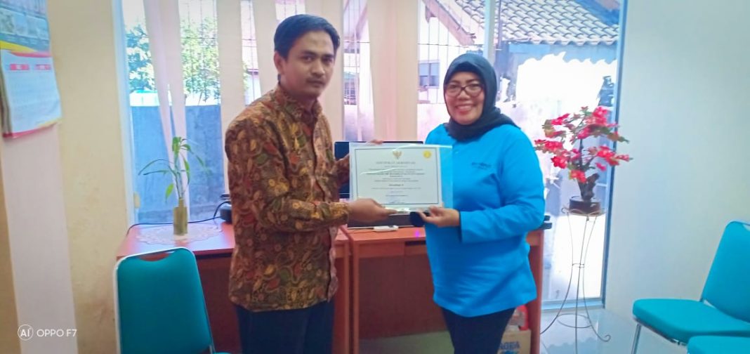 Perpustakaan SMP Muhammadiyah PK Kottabarat Solo Meraih Akreditasi A
