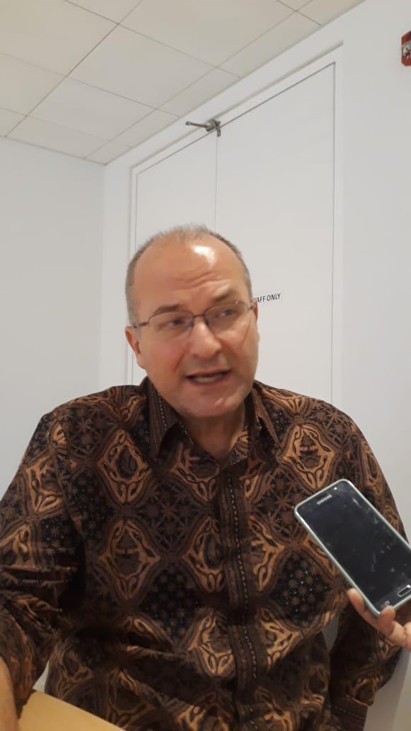 Direktur Nuffic Neso Indonesia Peter van Tuijil