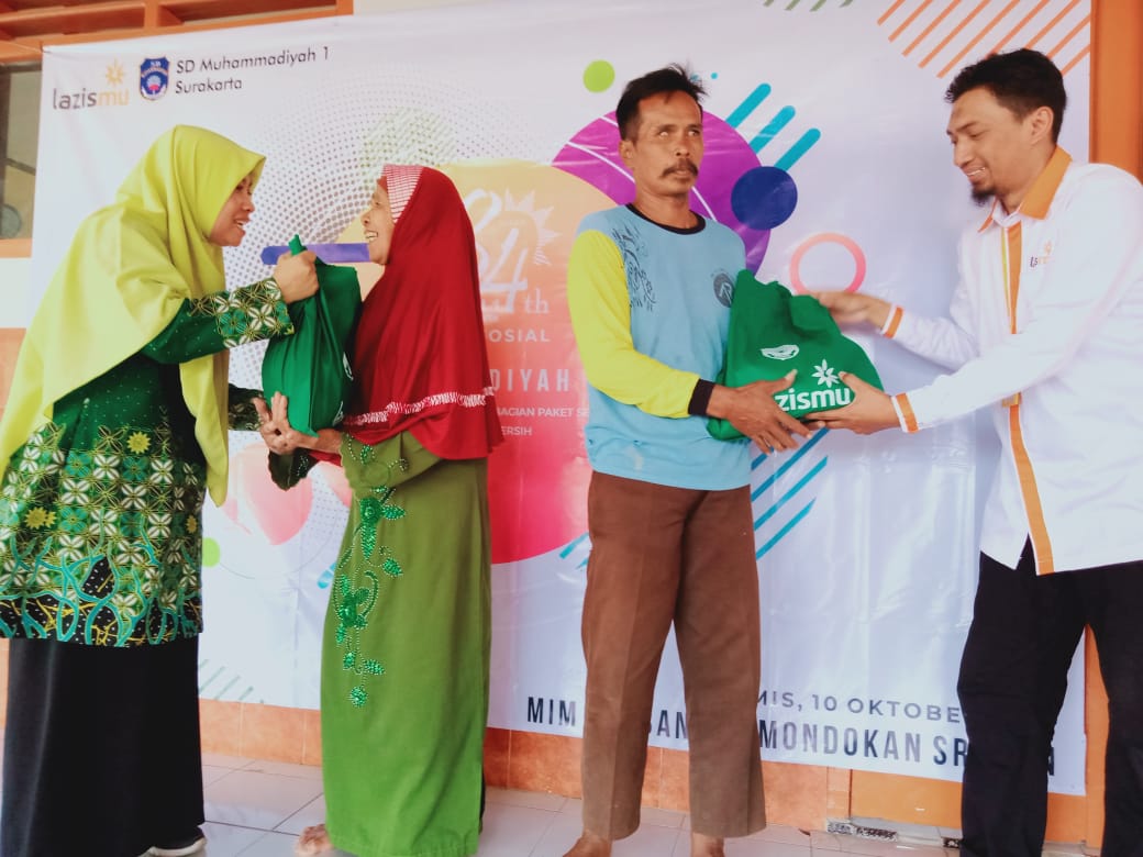 SD Muhammadiyah 1 Ketelan Gelar Baksos Warga Sragen