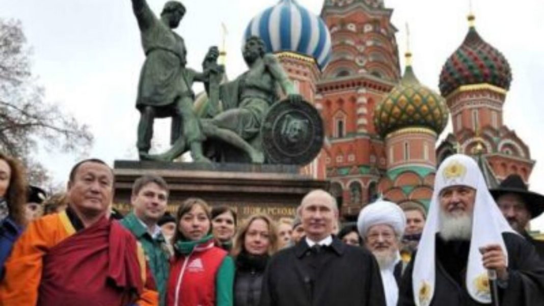 National Unity Day, Cara Rusia Mengobati Luka Masa Lalu