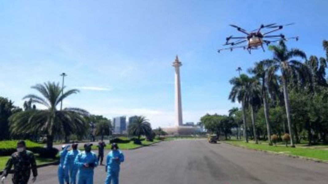 PMI Semprotkan Disinfektan 14 jam Nonstop di Jabodetabek