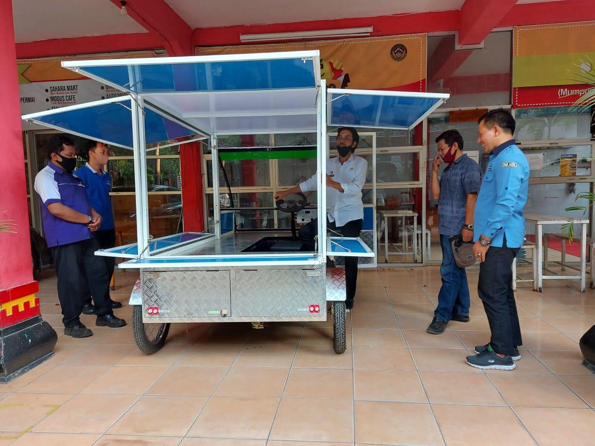 Moblist UMKM SMK Model, Bukti Kesuksesan ‘Pernikahan’ SMK Model PGRI 1 Mejayan dengan Industri