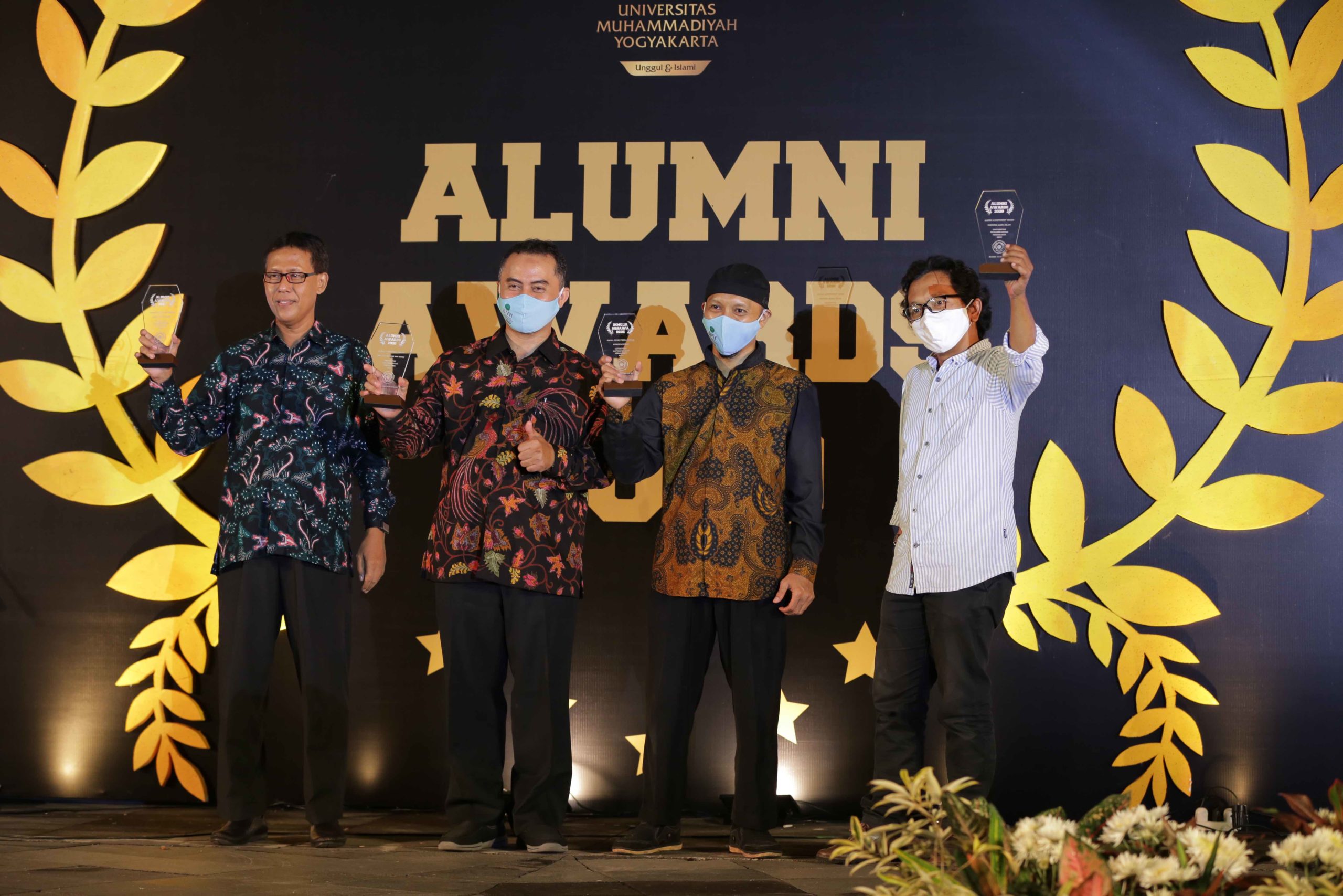 UMY serahkan Alumni Awards 2020 kepada 8 Alumni