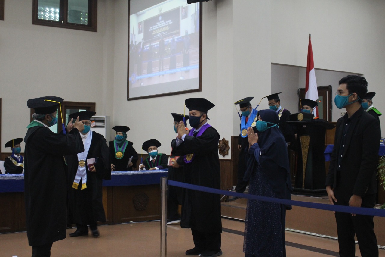 UMS Kukuhkan Taufik sebagai Guru Besar Bidang Ilmu Psikologi Umum secara Online