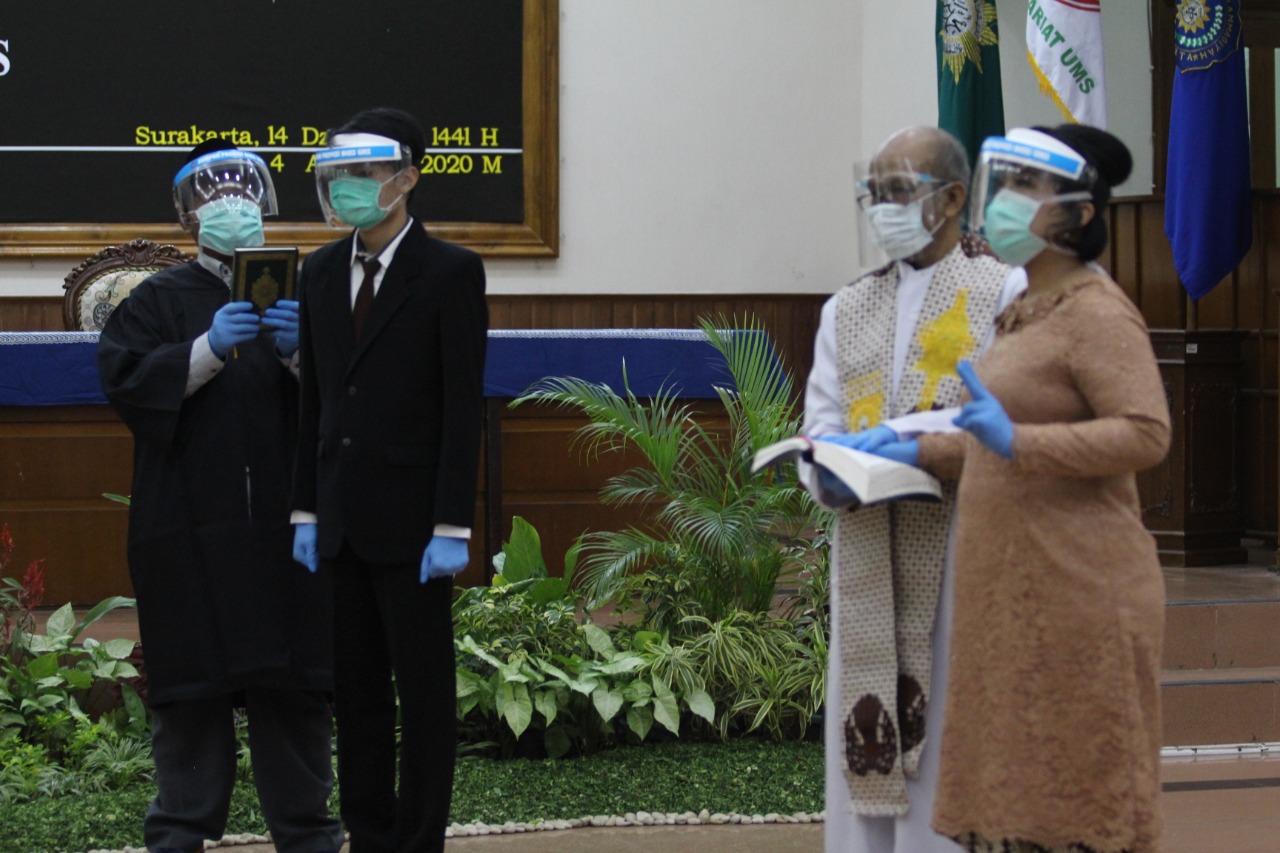 UMS Gelar Sumpah Profesi Perawat Angkatan ke-21 Gabungan Luring dan Daring. Diikuti 66 peserta, 24 Mendapatkan IPK 4.0