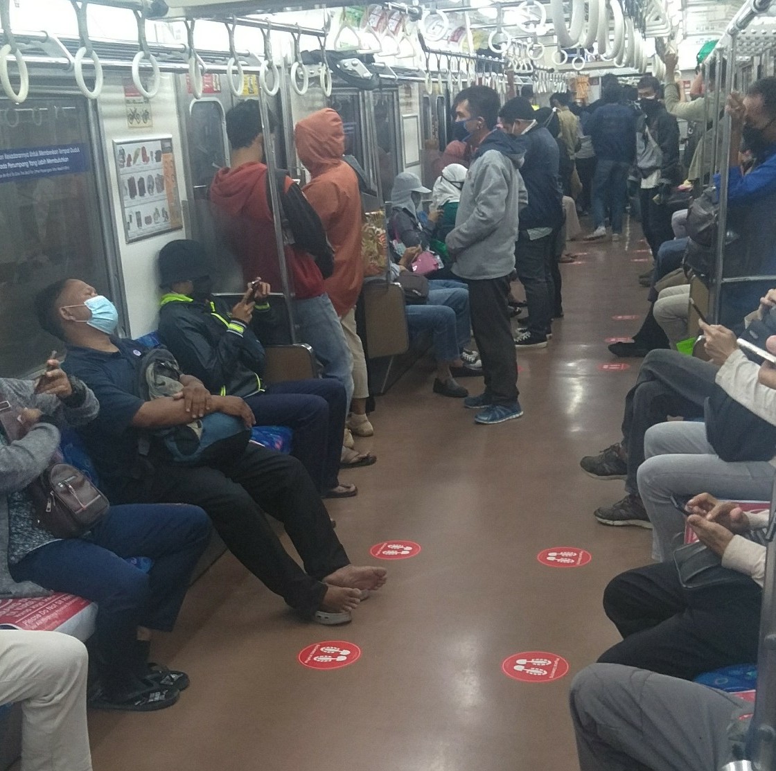 Masker Scuba Dilarang Di KRL Masker scuba dilarang di krl