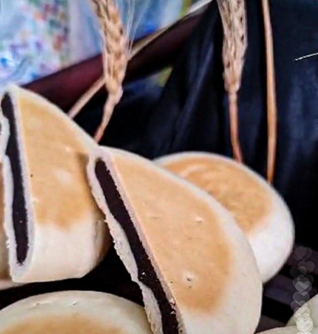 Kue Tiong Tjiu Pia atau Kue Bulan