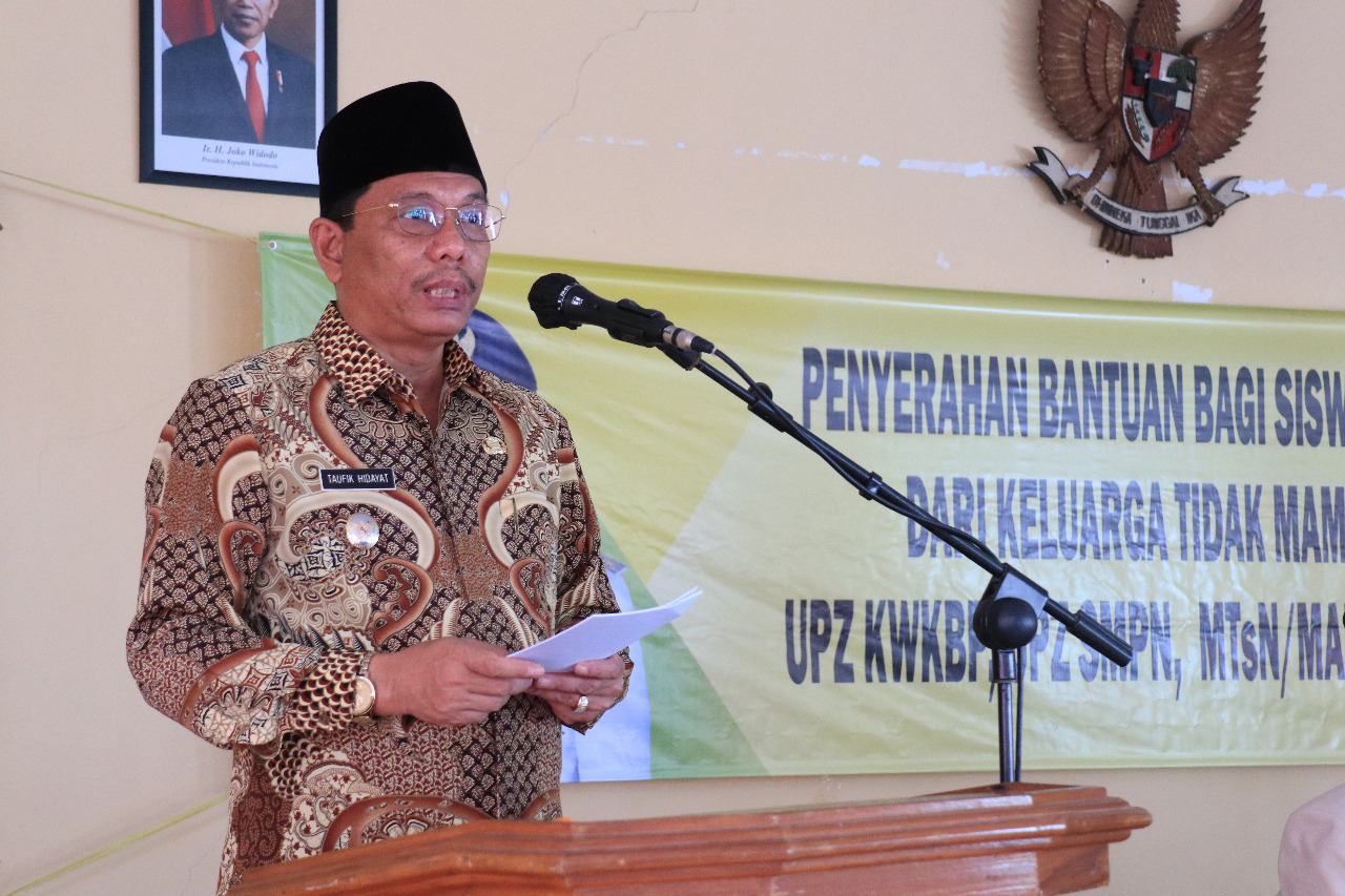 Baznas Indramayu Salurkan Rp 1,4 Miliar untuk Siswa Tidak Mampu