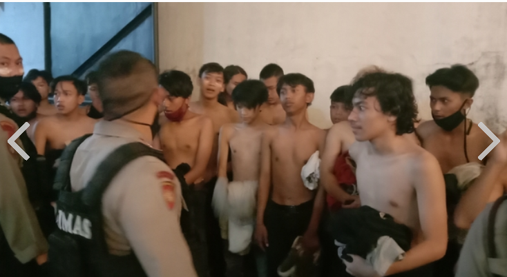 Jika Punya Hati, Maka Tentu Telinganya Terbuka Jika Punya Hati, Maka Tentu Telinganya Terbuka