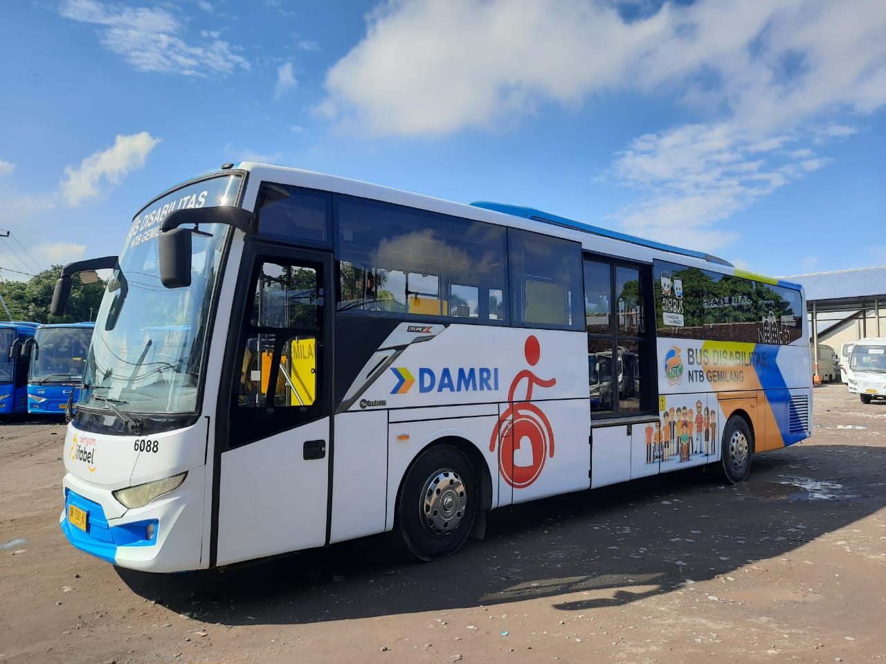 Menhub Apresiasi Kolaborasi PT DAMRI dan Dishub Provinsi NTB Luncurkan Bus Ramah Disabilitas