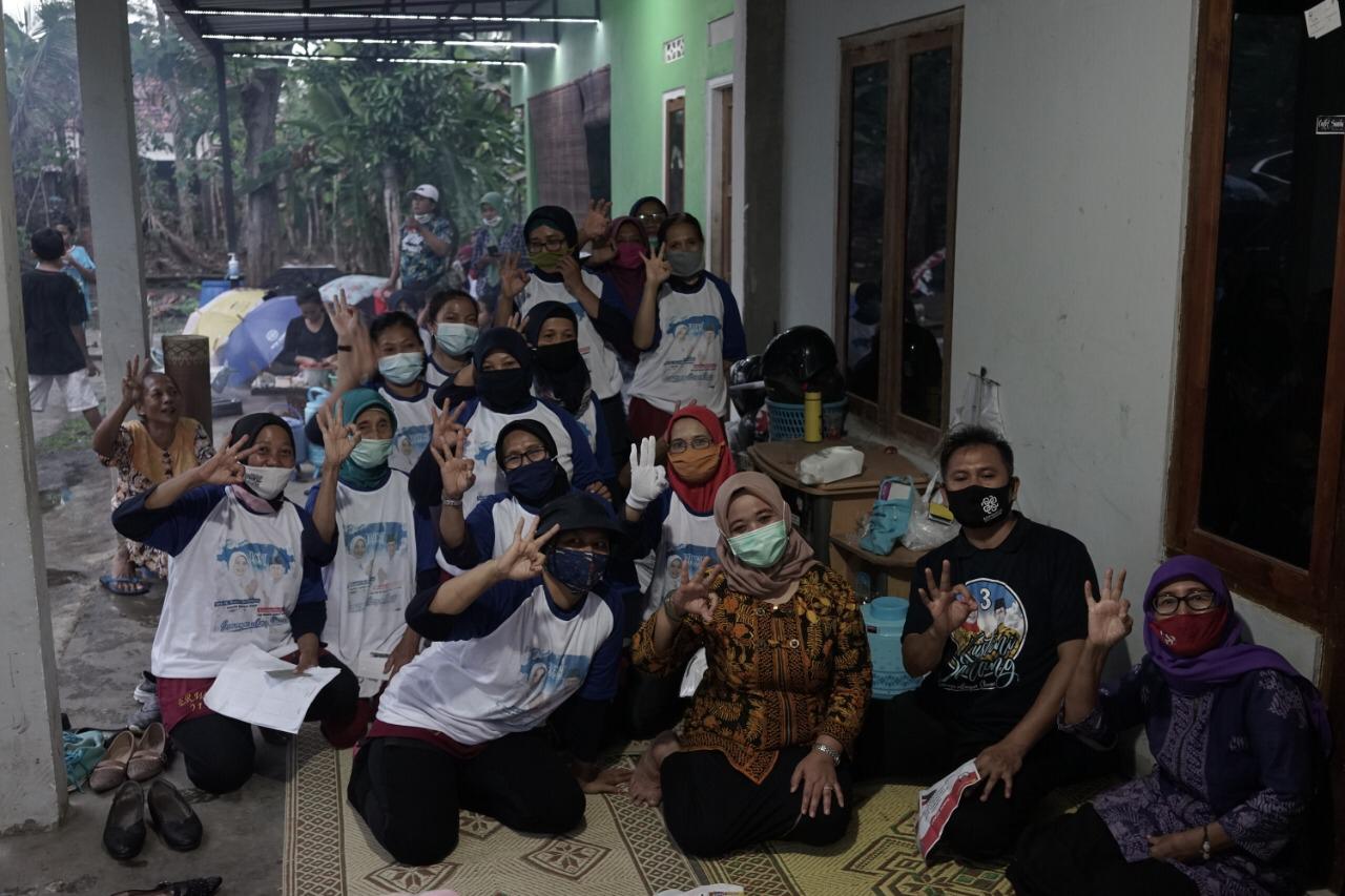 Gandeng Komunitas Senam, Relawan Arif Kurniawan Ajak Perempuan Sleman Pilih Kustini-Danang