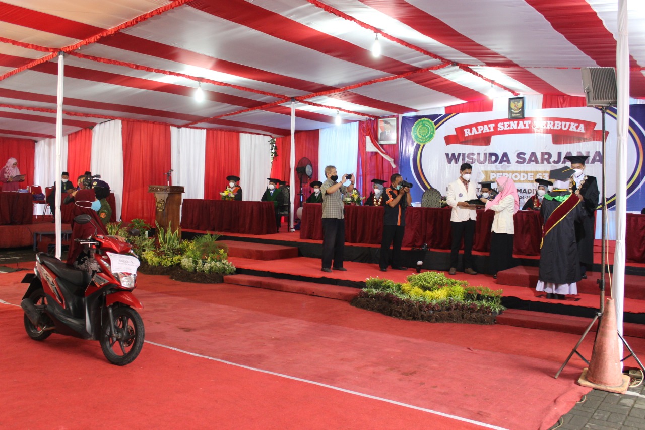 UM Purworejo Gelar Wisuda ke 63 secara Drive Thru