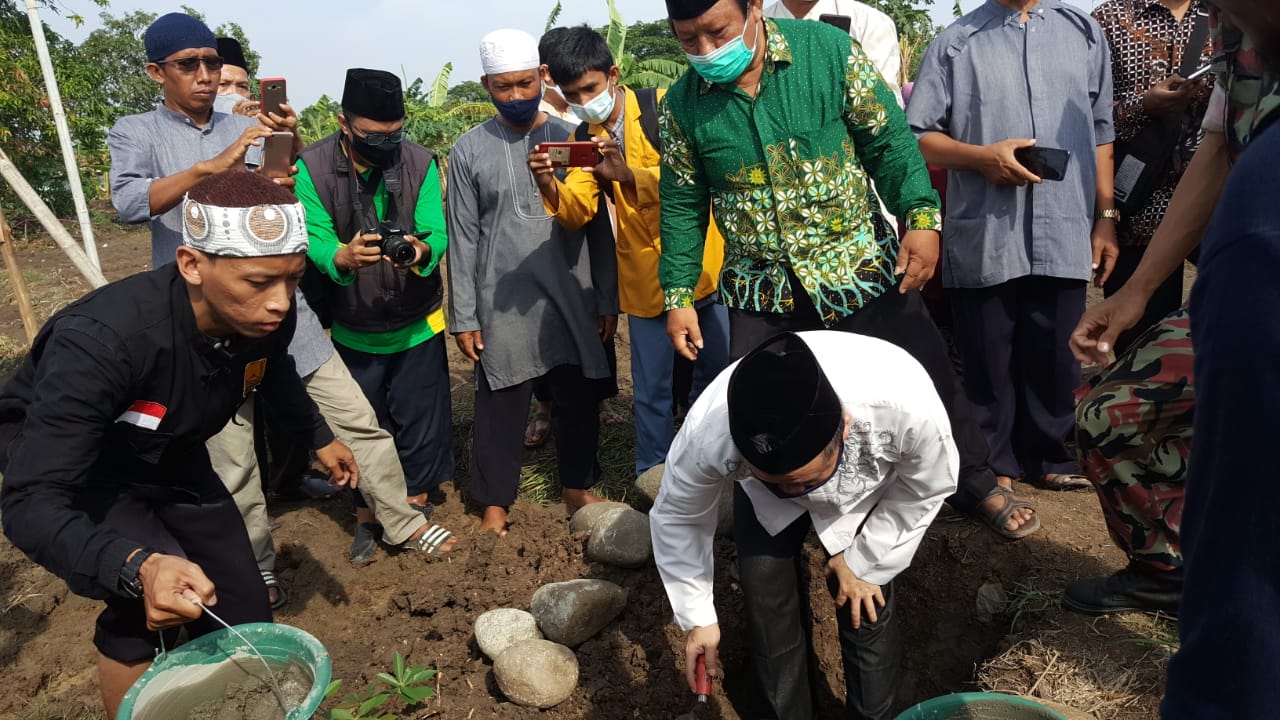 Ketua PWM Jateng H. Tafsir Lakukan Peletakan Batu Pertama Ponpes di Brebes