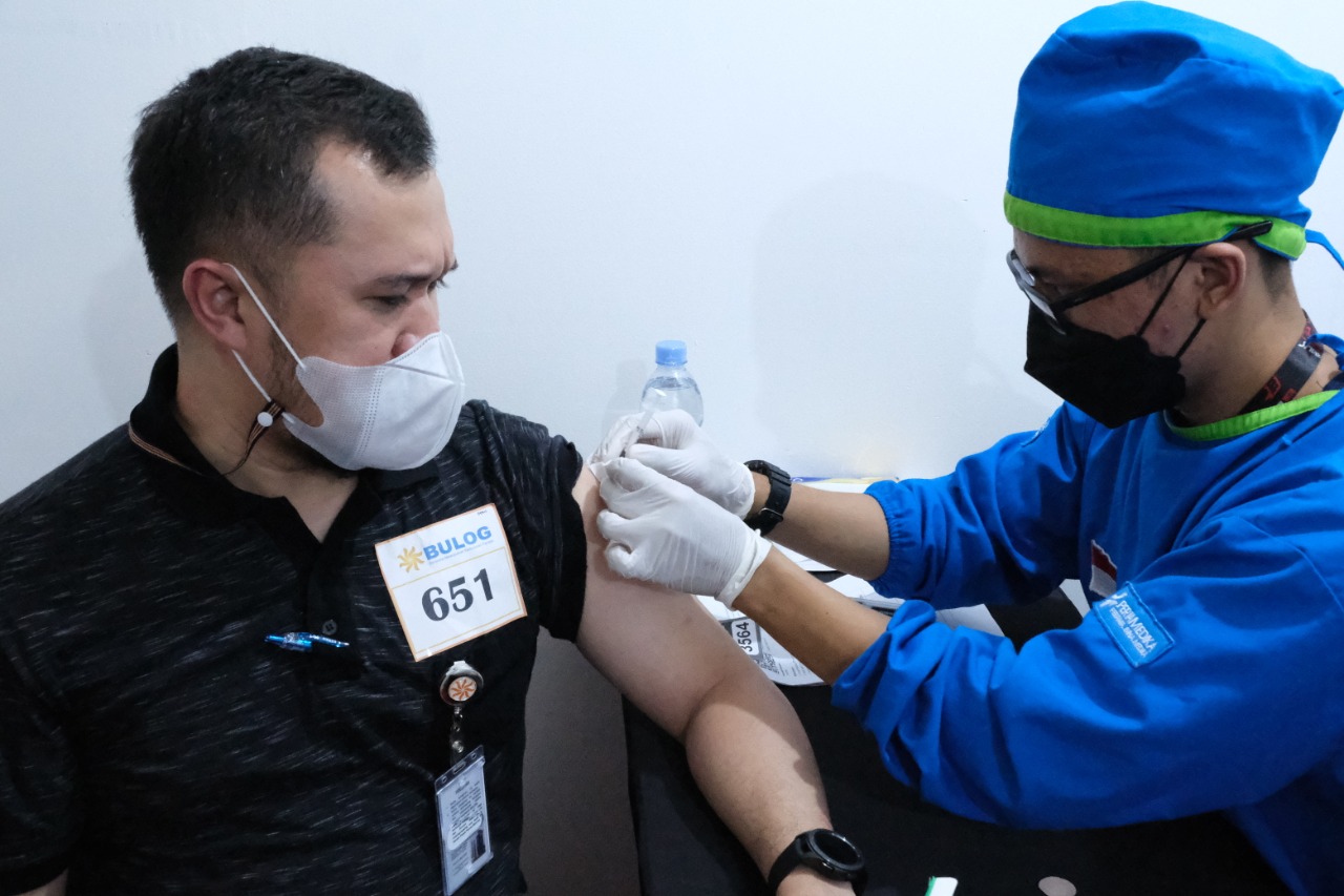 Seribu Karyawan BULOG Ikuti Vaksinasi Percepat Pembentukan Herd Immunity