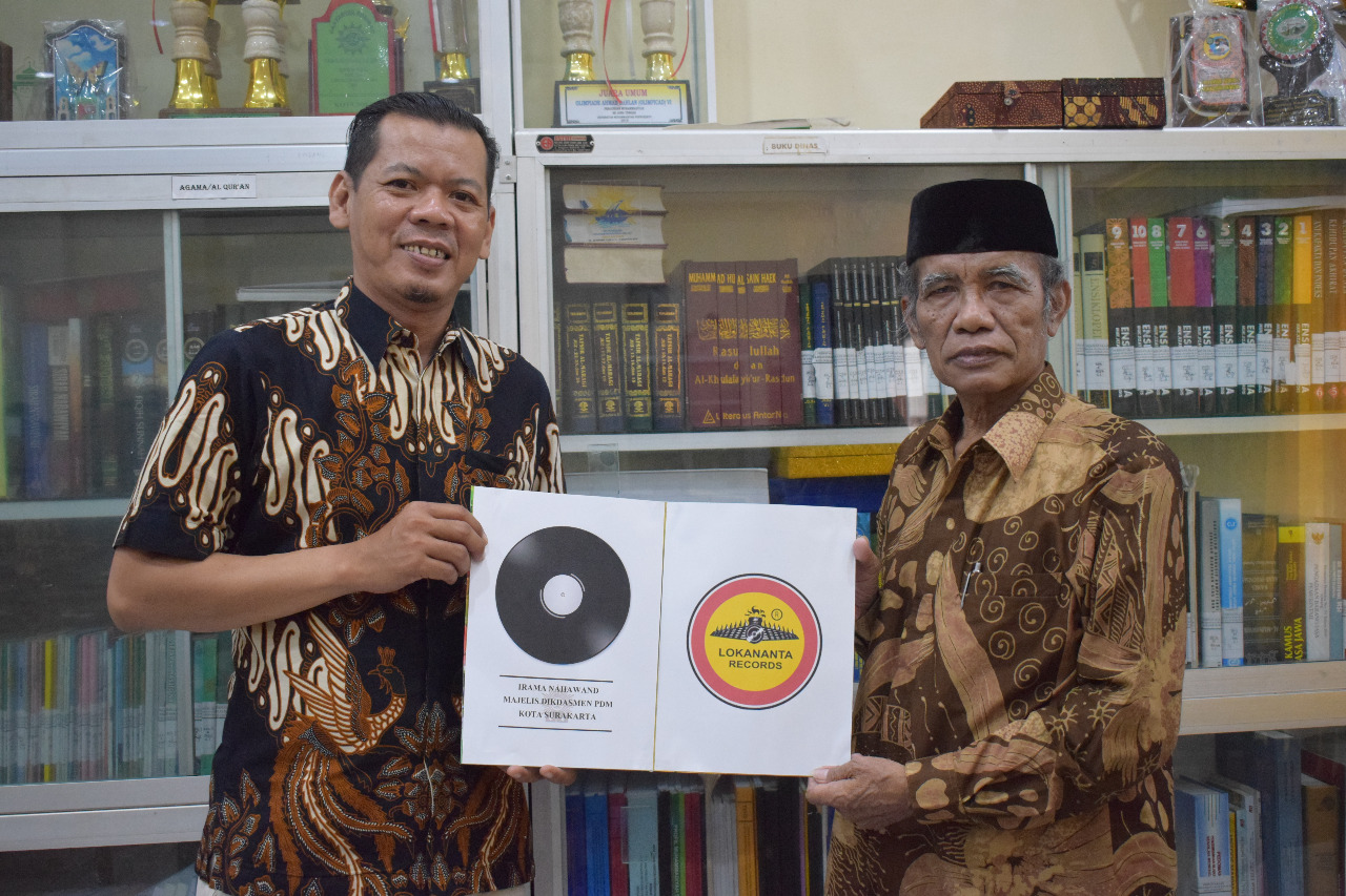 Lokananta Serahkan Rekaman Nahawand ke Majelis Dikdasmen Solo