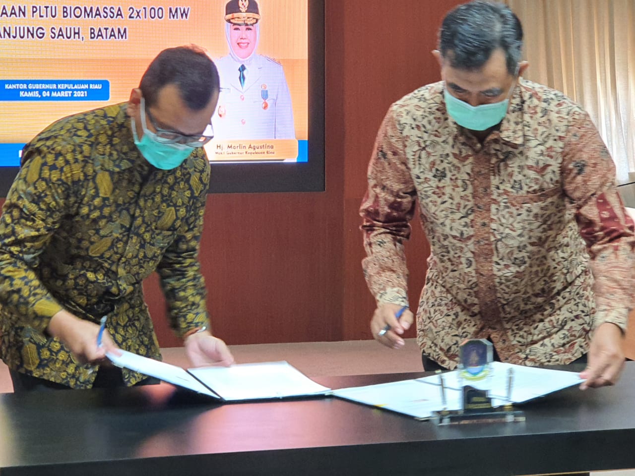 PT PLN Batam dan PT Panbil Utilitas Sentosa Tandatangani MoU untuk Pengembangan PLTU Tanjung Sauh