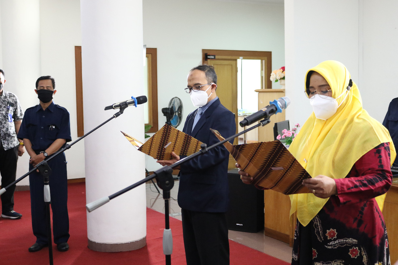 UMP Lantik Kepala Biro Perencanaan Pengambangan dan Ketua LDC