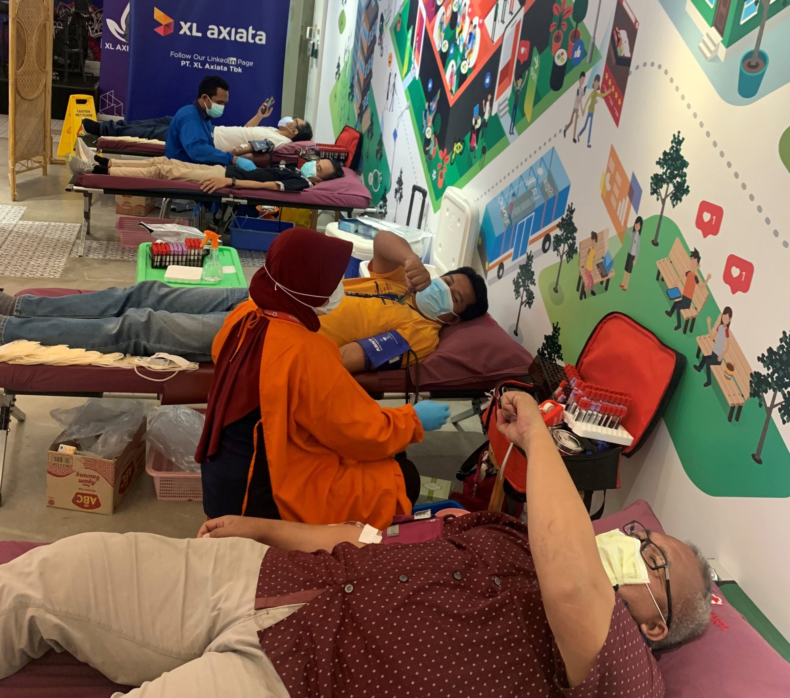 Peduli Covid-19 Karyawan XL Axiata Ikuti Donor Plasma Konvalesen