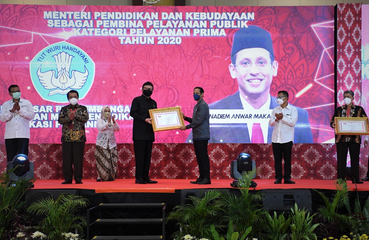 Kemendikbud Raih 2 Penghargaan Pelayanan Publik 2020 dari KemenPAN-RB