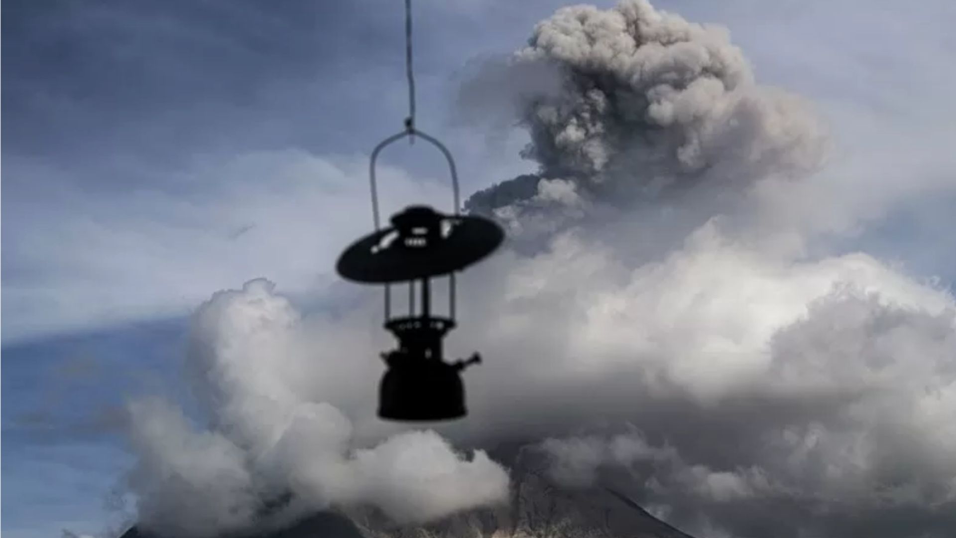 Sinabung Erupsi Dua Kali Sinabung Erupsi Dua Kali