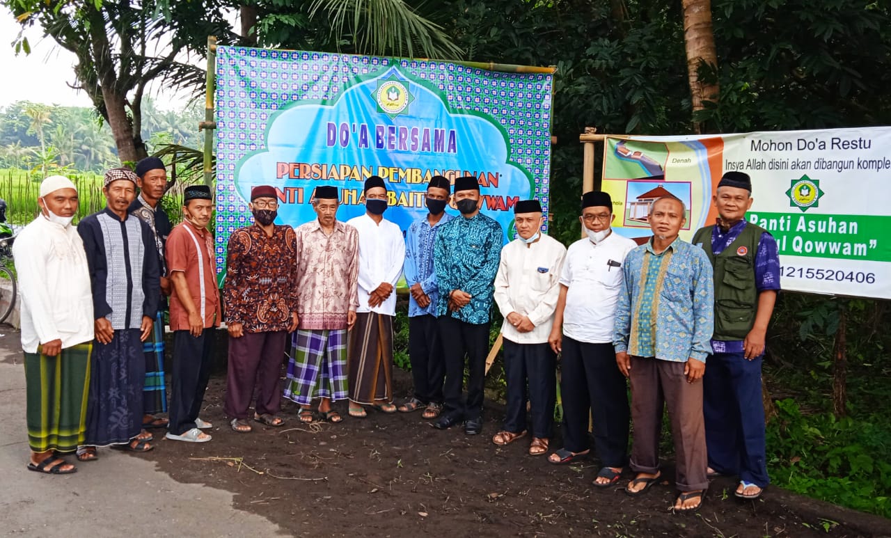 Pembangunan Gedung Baitul Qowwam Sleman Dimulai Pengurus Panti Baitul Wowwam bersama Lurah Desa Mororejo dan Tokoh Masyarakat