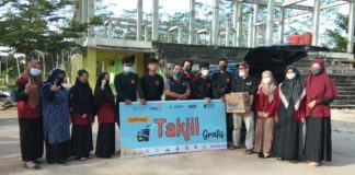 Berbagi berkah, aksi sebar Takjil Lazismu dan ortom Muhammadiyah Pulang Pisau