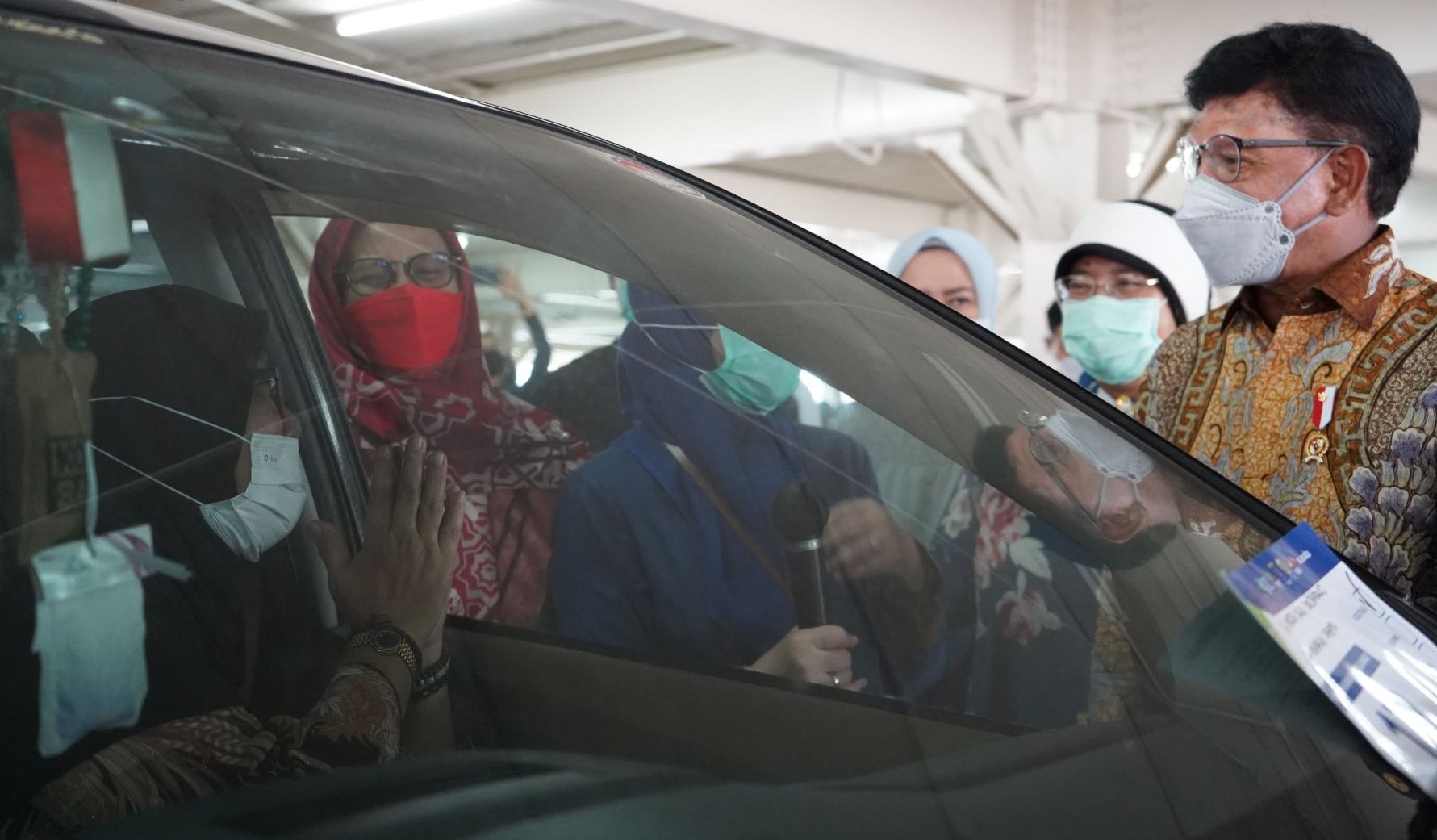 Menkominfo Tinjau “Sentra Vaksin Indonesia Bangkit”