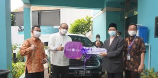 Bank Muamalat Hibahkan Tiga Mobil Operasional ke MUI