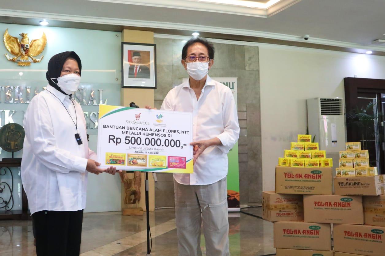 Sido Muncul Serahkan Bantuan Korban Banjir NTT Senilai Rp500 Juta Melalui Kemensos