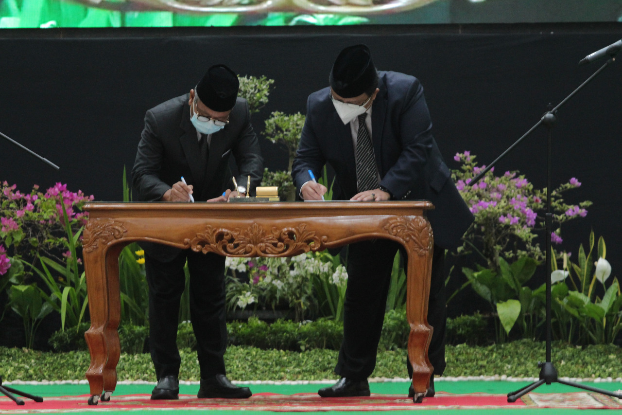 Prof. Sofyan Anif Dilantik sebagai Rektor UMS untuk Periode Kedua. Sampaikan 6 Strategi Penunjang Pengembangan Kampus