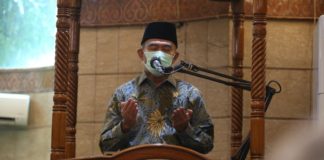 Menko PMK Ajak Jamaah Shalat Jumat Doakan Kru Kapal Selam KRI Nanggala-402