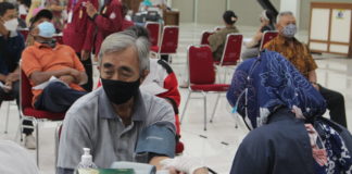 Vaksinasi di Edutorium, Tak Hanya Civitas Akademika UMS juga Masyarakat Sekitar dan Tokoh Lintas Agama