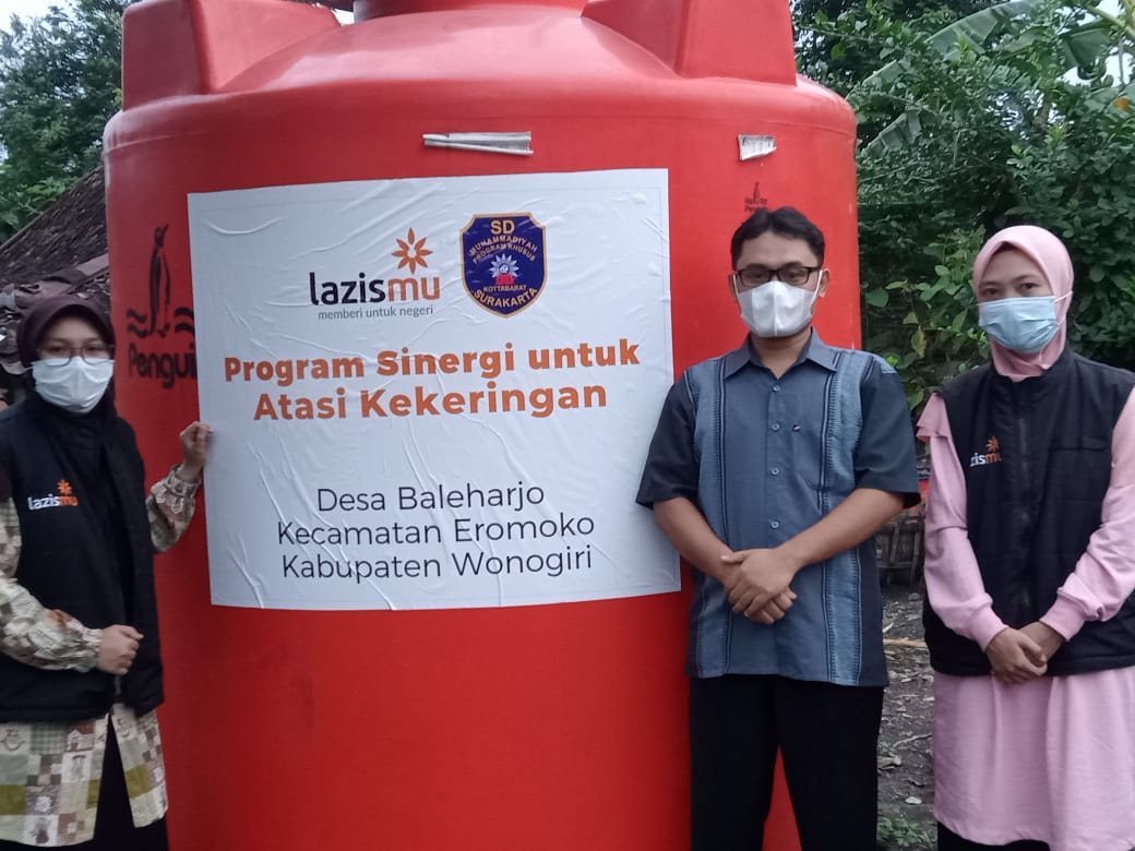 Lazismu Solo Dan Sd Muhammadiyah Pk Kottabarat Wakaf Sumur Bor Di