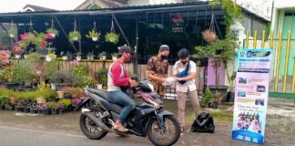 SMP Muhammadiyah 1 Simpon Sambut Malam 27 Romadhon 1442 H Dengan Berbagi Takjil