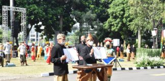 Kemendikbud Serahkan 998 Arsip Statis ke ANRI