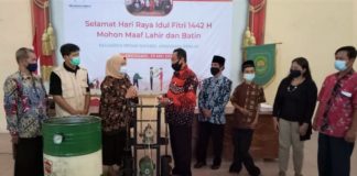 PKM UMY Berdayakan Disabilitas Argodadi dengan Budi Daya Jamur Tiram