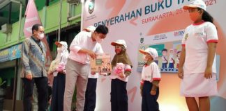 Siswa SD Muhammadiyah 1 Ketelan Terima Tabungan
