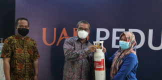UAD Serahkan 105 Tabung Oksigen Bagi Rumah Sakit dan Masyarakat