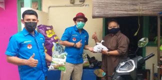 Kerjasama dengan MUI dan ACT, KNPI Berbagi Beras dan Daging Qurban bagi Warga Terdampak Pandemi
