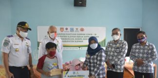 Baznas dan Dinas Perhubungan Sleman Salurkan Bantuan untuk Warga Terdampak Pandemi