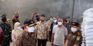 Menko PMK : Beras Basah di Pandeglang Sudah Ditarik dan Diganti dengan Beras Kualitas Baik