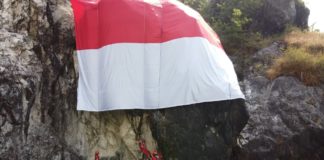 Peringati Dirgahayu RI Ke-76, Gerakan Kepanduan Hizbul Wathan Bentangkan Bendera Raksasa Seluas 135 Meter